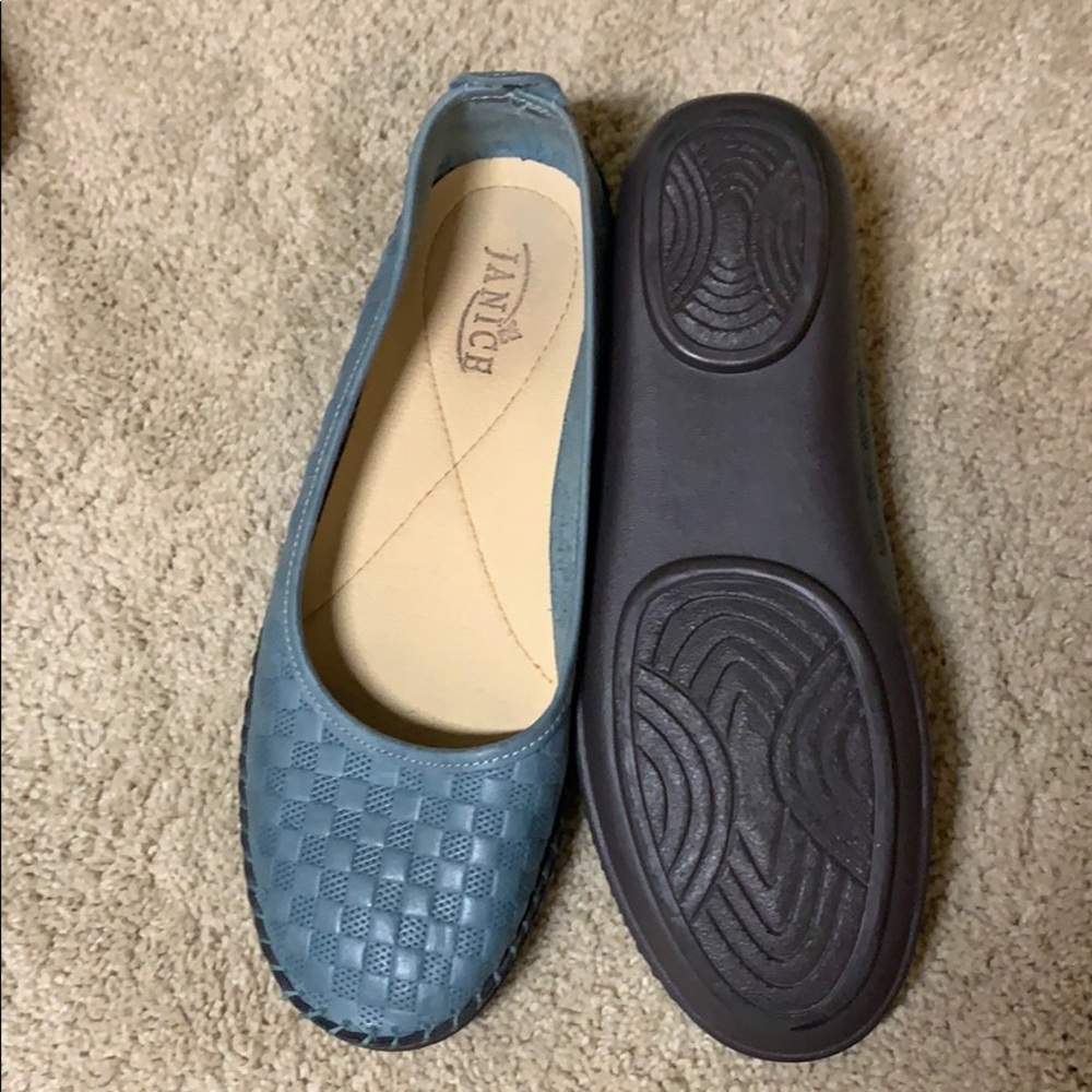 blue shoes